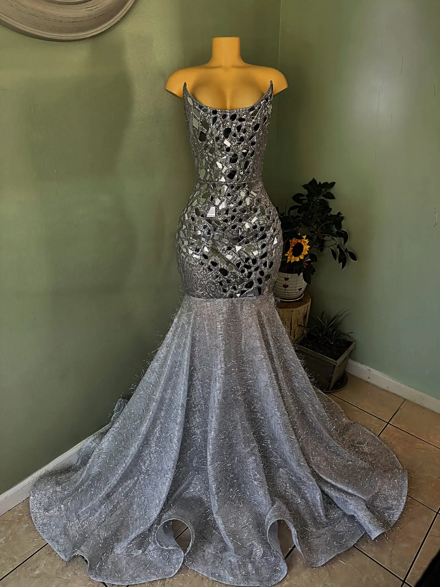Discover the silver mirror corset mermaid dress with sparkling mirror embellishments, sculpted corset bodice, and elegant mermaid silhouette perfect for prom, pageants, galas, and luxury evening events.